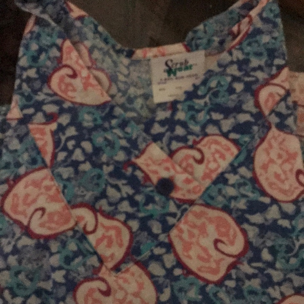 XL scrub top